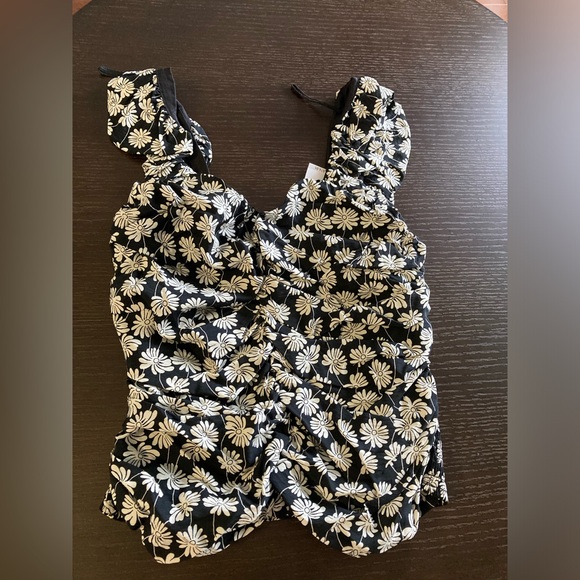 GAP Ruched Floral Top - Picture 3 of 8